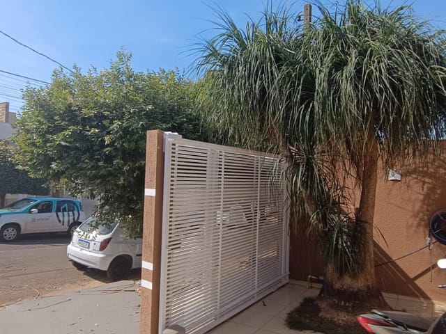 Casa com 156m² 3 quartos e 2 banheiros, à venda, no bairro Residencial Maria Flora em Cambé