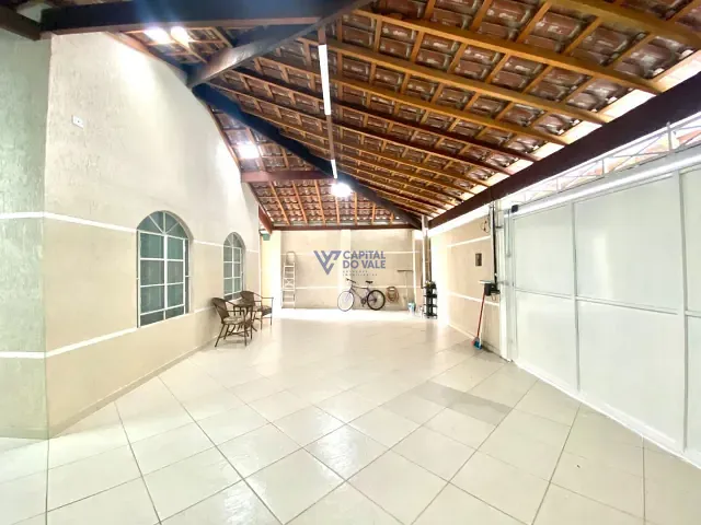 Casa com 250m² 3 quartos e 3 banheiros, à venda, no bairro Jardim das Indústrias em São José dos Campos