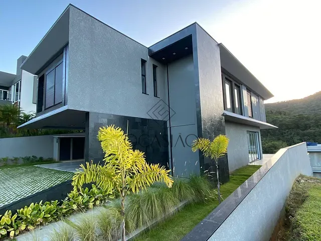 Casa com 480m² 4 quartos e 4 banheiros, à venda, no bairro Ariribá em Balneário Camboriú