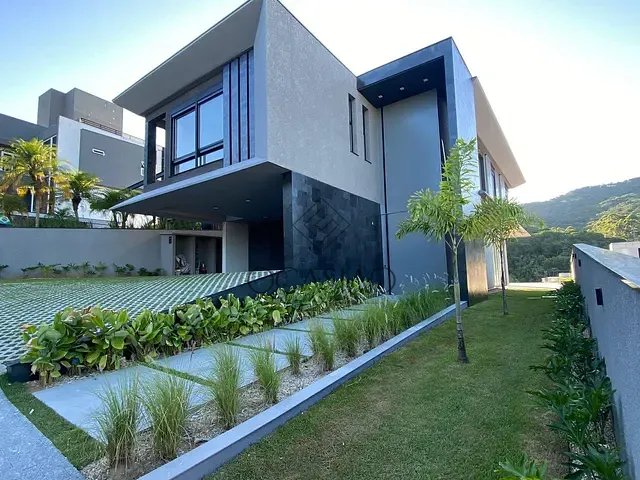 Casa com 480m² 4 quartos e 4 banheiros, à venda, no bairro Ariribá em Balneário Camboriú