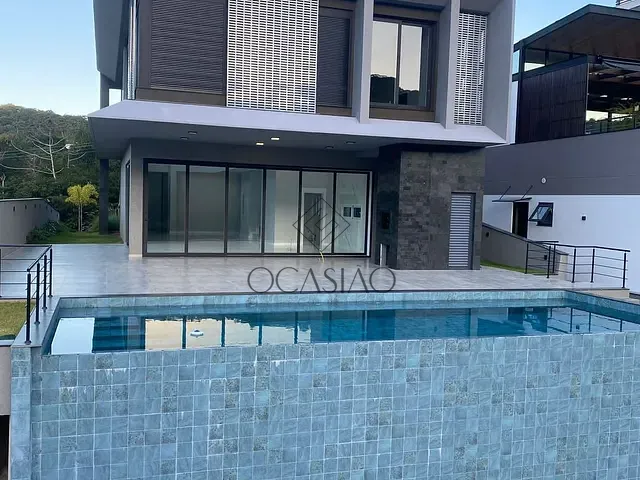Casa com 480m² 4 quartos e 4 banheiros, à venda, no bairro Ariribá em Balneário Camboriú