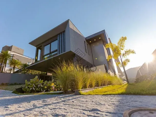 Casa com 480m² 4 quartos e 4 banheiros, à venda, no bairro Ariribá em Balneário Camboriú