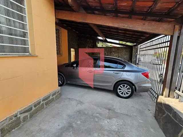 Casa com 350m² 3 quartos e 2 banheiros, à venda, no bairro Caiçaras em Belo Horizonte