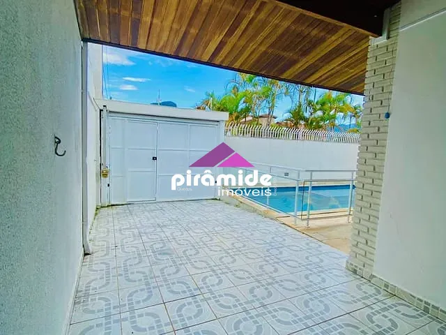 Casa 4 quartos e 3 banheiros, à venda, no bairro Indaiá em Caraguatatuba