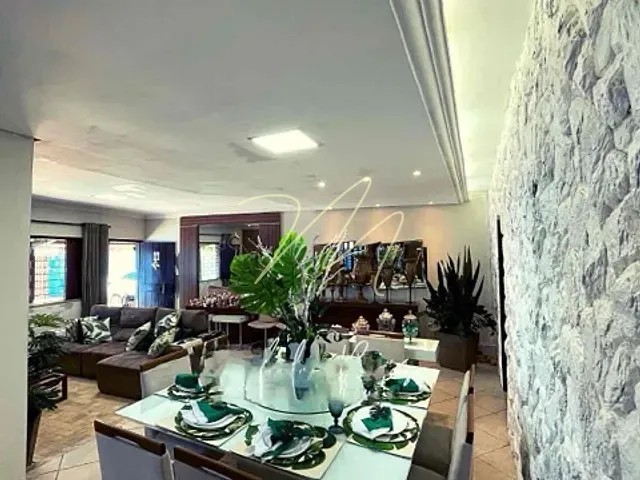 Casa com 300m² 3 quartos e 1 banheiro, à venda, no bairro Jardim Pontal em Ilhéus