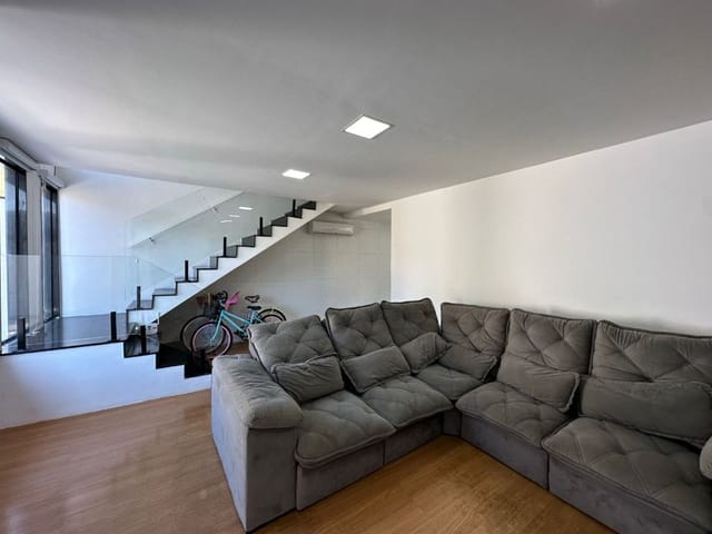 Casa com 400m² 2 quartos e 2 banheiros, à venda, no bairro Campo Grande em Rio de Janeiro