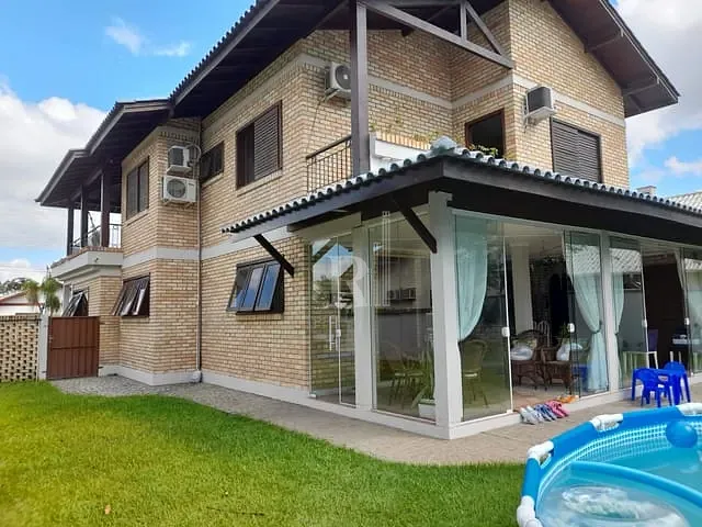 Casa com 714m² 4 quartos e 4 banheiros, à venda, no bairro Centro em Tijucas