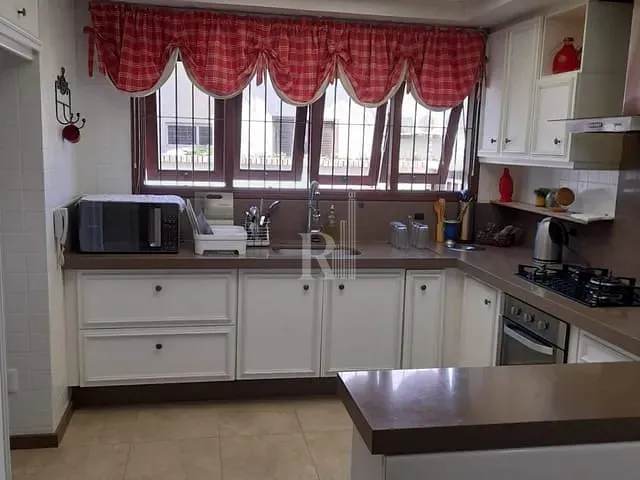 Casa com 714m² 4 quartos e 4 banheiros, à venda, no bairro Centro em Tijucas