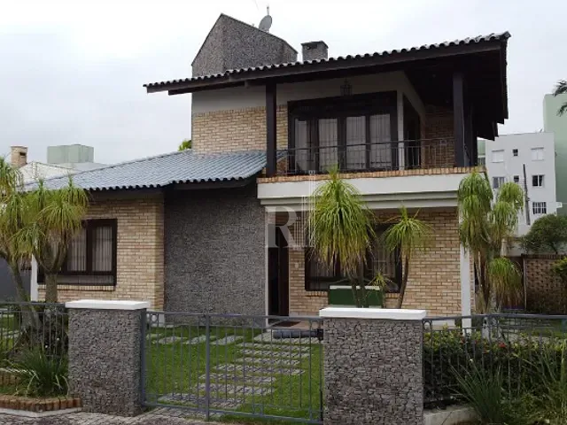 Casa com 714m² 4 quartos e 4 banheiros, à venda, no bairro Centro em Tijucas