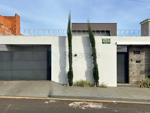 Casa 2 quartos e 3 banheiros, à venda, no bairro Padre Eustáquio em Patrocínio