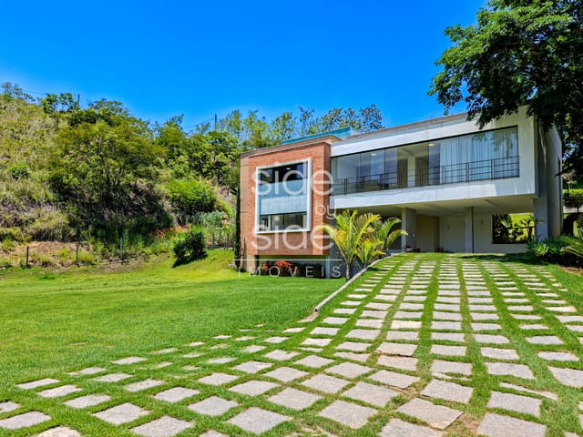 Casa com 1609m² 5 quartos e 5 banheiros, à venda, no bairro Moura Brasil em Três Rios