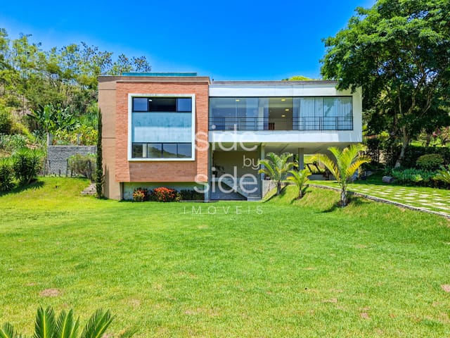 Casa com 1609m² 5 quartos e 5 banheiros, à venda, no bairro Moura Brasil em Três Rios