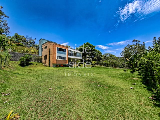 Casa com 1609m² 5 quartos e 5 banheiros, à venda, no bairro Moura Brasil em Três Rios