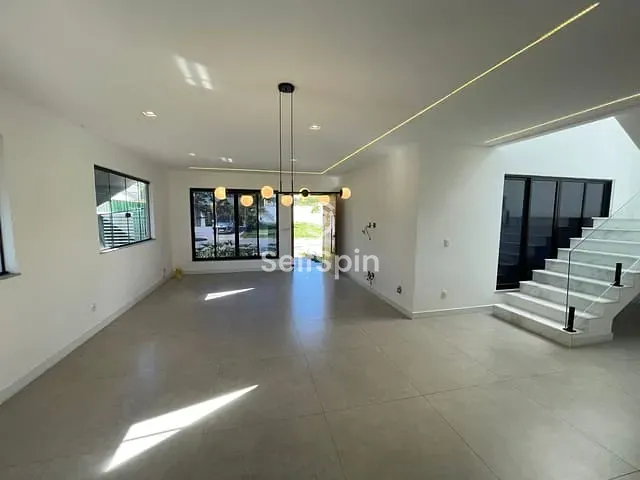 Casa com 370m² 3 quartos e 2 banheiros, para alugar, no bairro Inoã (Inoã) em Maricá
