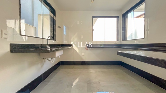 Casa com 350m² 5 quartos e 8 banheiros, à venda, no bairro Recreio dos Bandeirantes em Rio de Janeiro