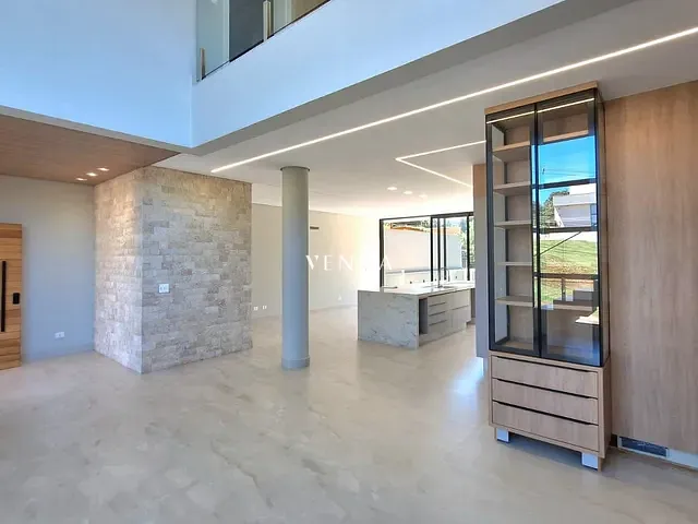 Casa com 360m² 3 quartos e 5 banheiros, à venda, no bairro Gleba Fazenda Palhano em Londrina