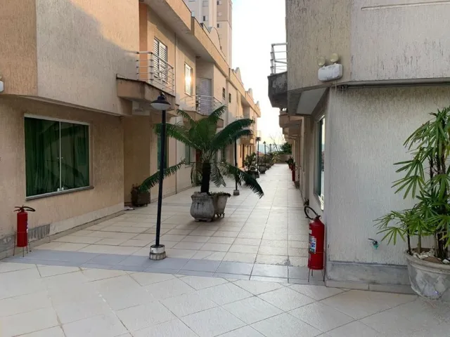 Casa 3 quartos e 3 banheiros, à venda, no bairro Vila Scarpelli em Santo André