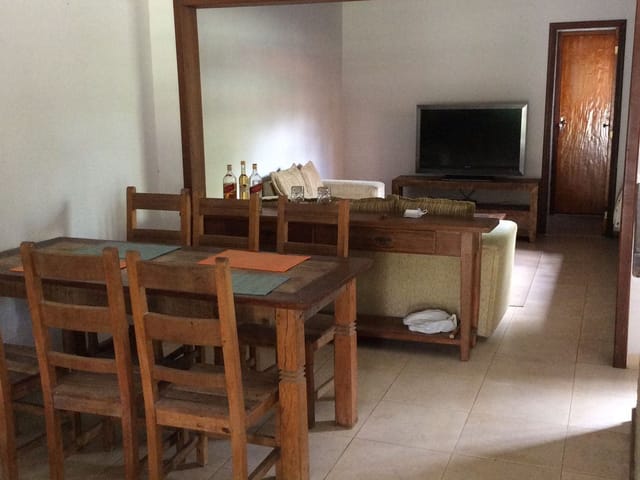 Casa com 320m² 2 quartos e 2 banheiros, para alugar, no bairro Vargem Grande em Rio de Janeiro