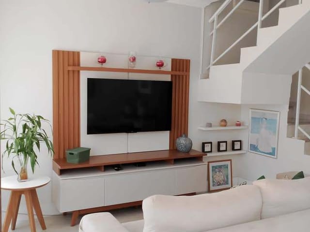 Casa com 360m² 2 quartos e 3 banheiros, à venda, no bairro Cidade Praiana em Rio das Ostras