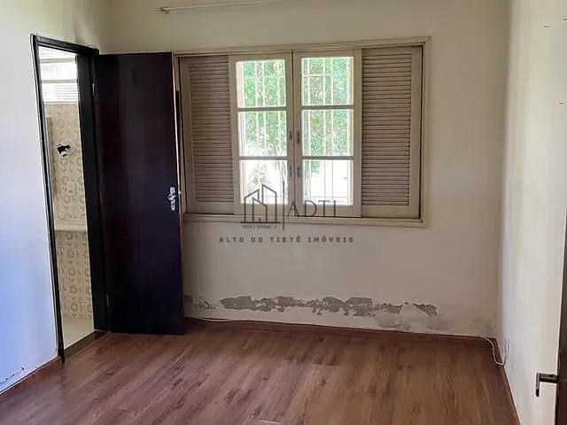 Casa com 675m² 3 quartos e 2 banheiros, à venda ou para alugar, no bairro Vila Oliveira em Mogi das Cruzes