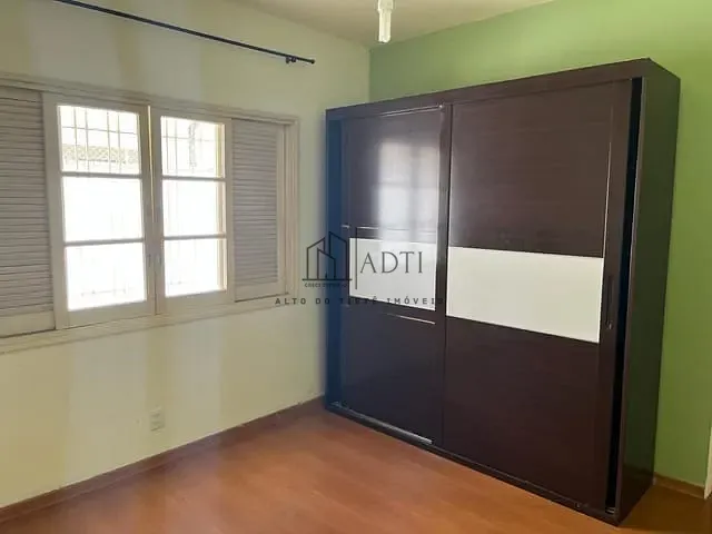 Casa com 675m² 3 quartos e 2 banheiros, à venda ou para alugar, no bairro Vila Oliveira em Mogi das Cruzes
