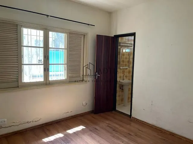 Casa com 675m² 3 quartos e 2 banheiros, à venda ou para alugar, no bairro Vila Oliveira em Mogi das Cruzes
