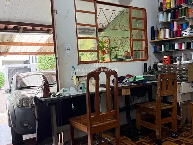 Casa com 220m² 3 quartos e 2 banheiros, à venda, no bairro Conjunto Cafezal 1 em Londrina