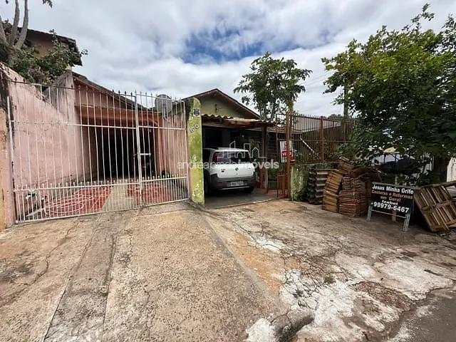 Casa com 220m² 3 quartos e 2 banheiros, à venda, no bairro Conjunto Cafezal 1 em Londrina