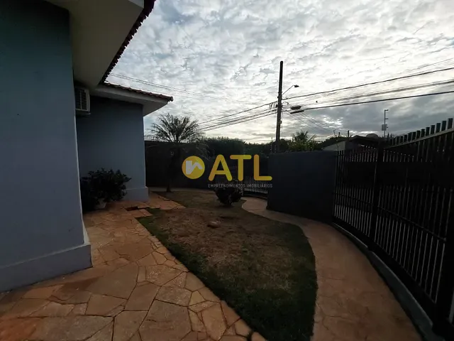 Casa com 702m² 3 quartos e 1 banheiro, à venda, no bairro Jardim Ouro Verde em Ourinhos