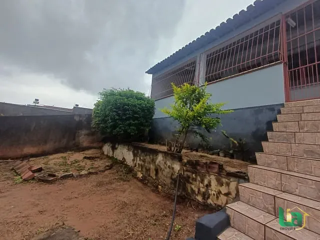Casa 3 quartos e 1 banheiro, para alugar, no bairro Barra em Muriaé