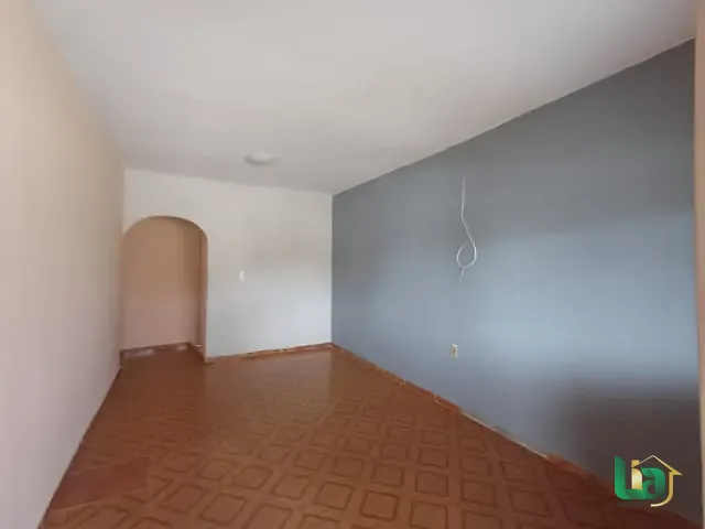 Casa 3 quartos e 1 banheiro, para alugar, no bairro Barra em Muriaé