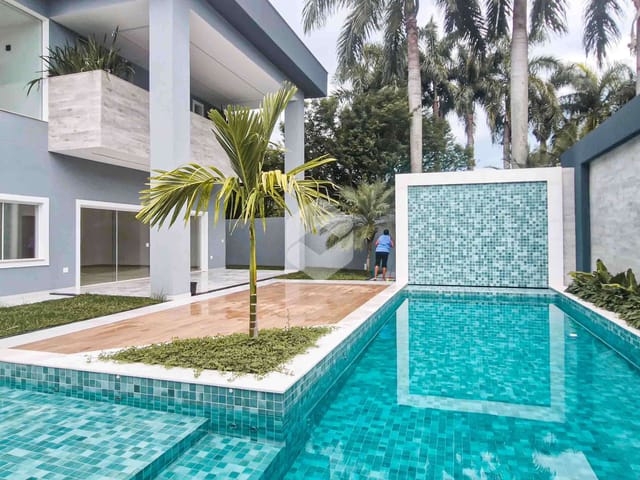 Casa com 800m² 5 quartos e 7 banheiros, à venda, no bairro Barra da Tijuca em Rio de Janeiro