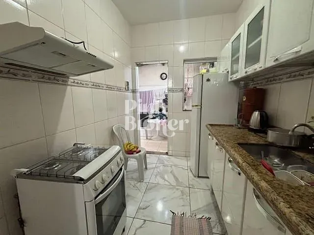 Casa com 85m² 2 quartos e 1 banheiro, à venda, no bairro Cabral em Contagem