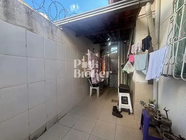 Casa com 85m² 2 quartos e 1 banheiro, à venda, no bairro Cabral em Contagem