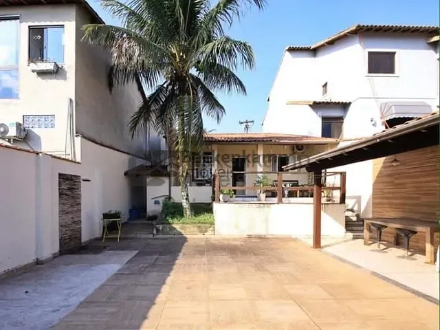 Casa com 180m² 3 quartos e 3 banheiros, à venda, no bairro Jardim Normandia em Volta Redonda