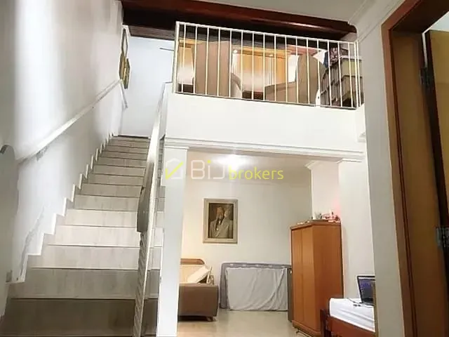 Casa com 317m² 3 quartos e 3 banheiros, à venda, no bairro Parque Continental em São Paulo