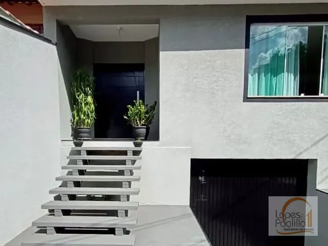Casa com 300m² 4 quartos e 4 banheiros, à venda, no bairro Vila Junqueira em Atibaia