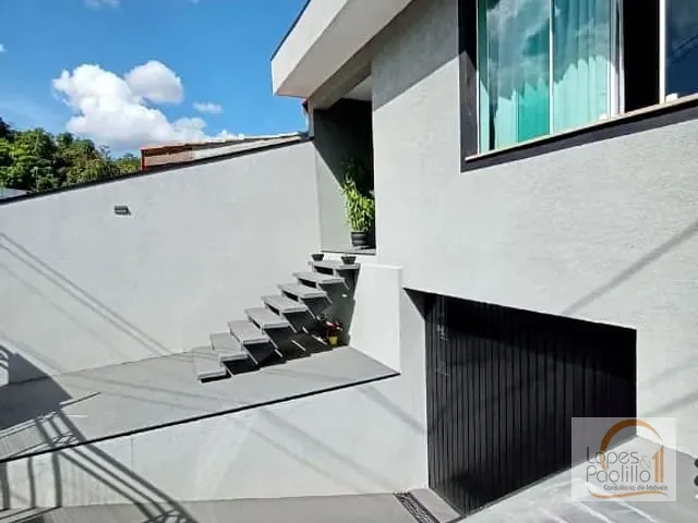 Casa com 300m² 4 quartos e 4 banheiros, à venda, no bairro Vila Junqueira em Atibaia
