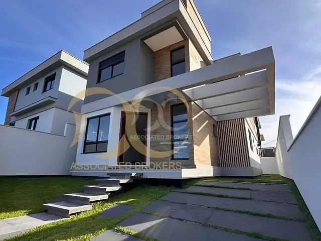Casa com 190m² 4 quartos e 4 banheiros, à venda, no bairro Rio Tavares em Florianópolis
