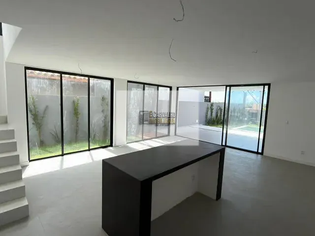 Casa à venda, no bairro Nossa Senhora da Vitória em Ilhéus