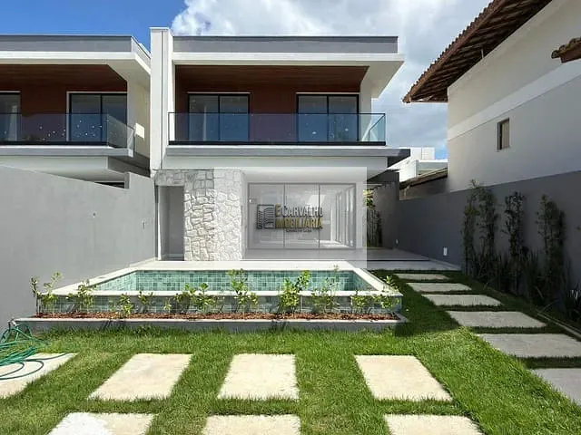 Casa à venda, no bairro Nossa Senhora da Vitória em Ilhéus