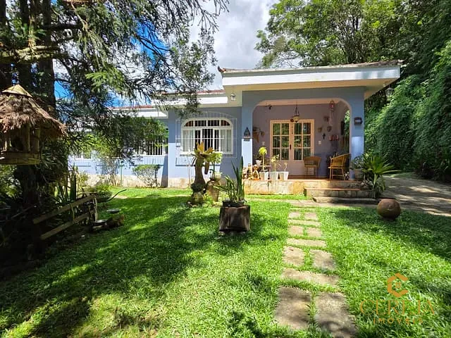 Casa 4 quartos e 4 banheiros, à venda, no bairro Cascatinha em Nova Friburgo