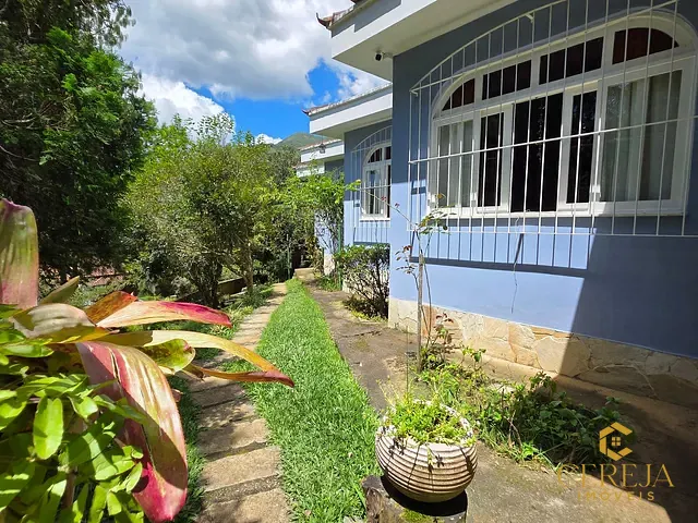 Casa 4 quartos e 4 banheiros, à venda, no bairro Cascatinha em Nova Friburgo