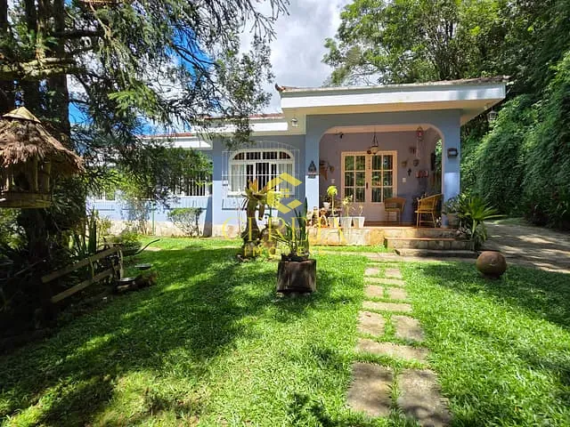 Casa 4 quartos e 4 banheiros, à venda, no bairro Cascatinha em Nova Friburgo