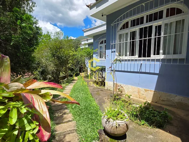 Casa 4 quartos e 4 banheiros, à venda, no bairro Cascatinha em Nova Friburgo