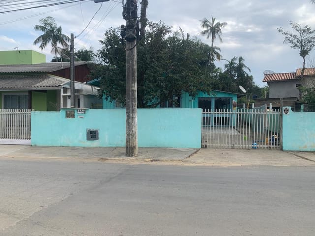 Casa com 382m² 2 quartos e 2 banheiros, à venda, no bairro Nossa Sra. de Fátima em Penha