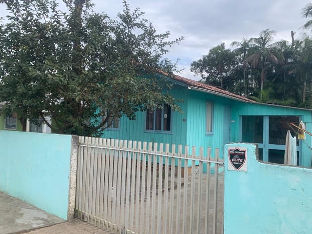 Casa com 382m² 2 quartos e 2 banheiros, à venda, no bairro Nossa Sra. de Fátima em Penha