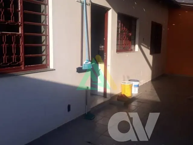 Casa com 300m² 3 quartos e 2 banheiros, à venda, no bairro Jardim Lago em Mogi Mirim