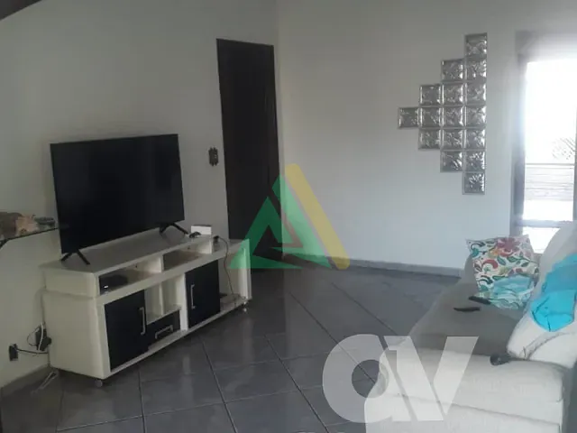 Casa com 300m² 3 quartos e 2 banheiros, à venda, no bairro Jardim Lago em Mogi Mirim