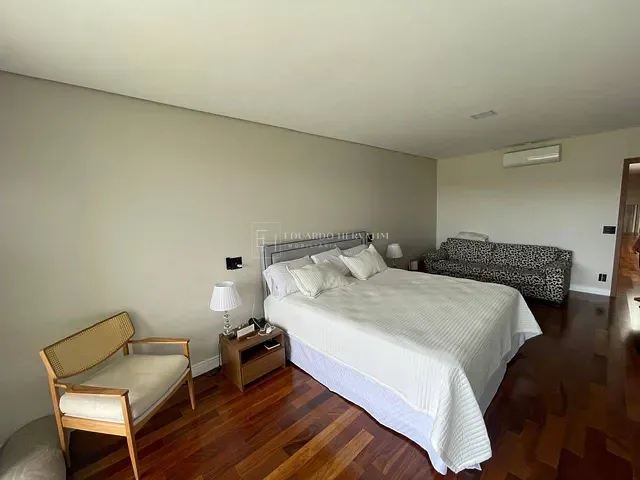 Casa com 1100m² 4 quartos e 8 banheiros, à venda, no bairro Quinta das Paineiras em Jundiaí